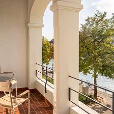 Aussicht Double Room River with Balcony im Sommer
